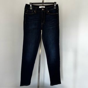 Kancan Estilo Skinny Jeans.